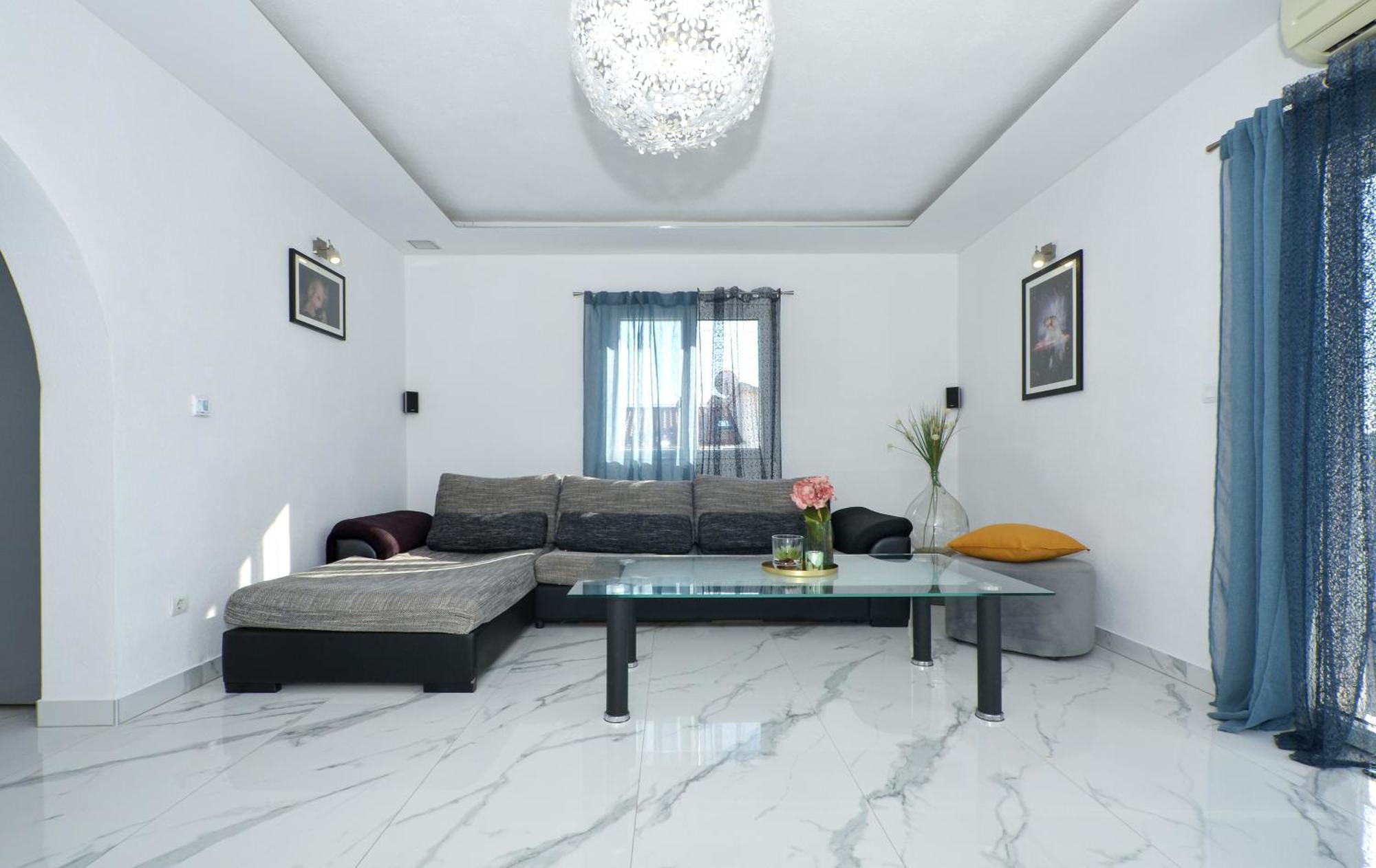 Copacabana Beach Apartments Trogir Exteriör bild